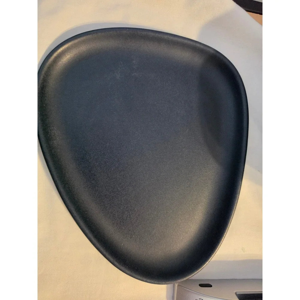 LindDNA Stoneware Lunch Plate Navy Blue Organic Curve Triangular Pebble 22x19cm‎